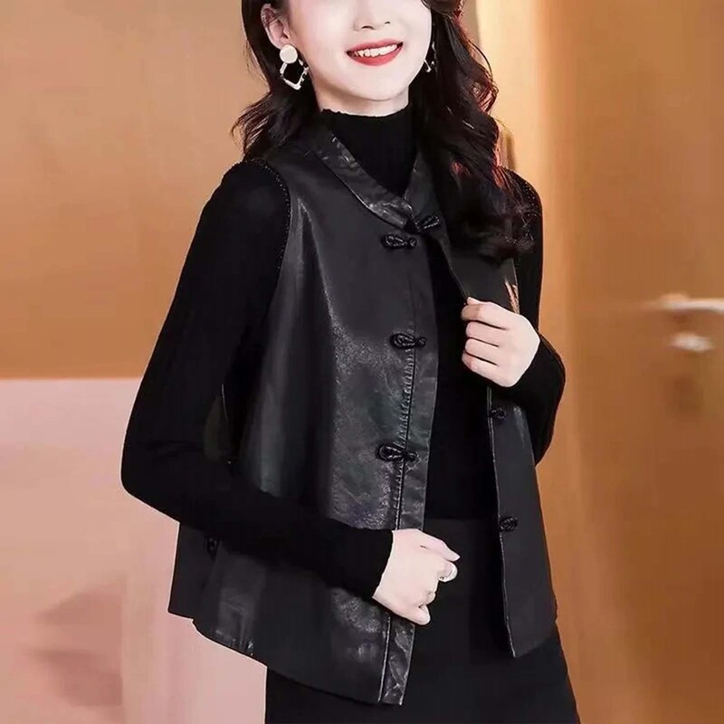 Platinum Selection Women's Fashion 2026 New Leather Vest Jacket with Chinese Style Button Design
