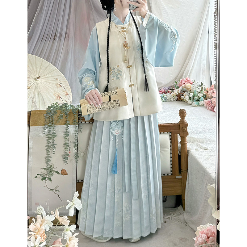 Xun Yun Jiの「Ru Ruo」オリジナル漢服（女性用）、明朝スタイル、丸首ショートベスト、クロスカラー、琵琶袖プリーツスカート、カジュアルな秋冬向け