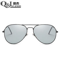 2023 New Sunglasses Sunglasses Polarized Mirrors Mens and Womens Drivers Mirrors Day and Night Driving Sunshade Glasses