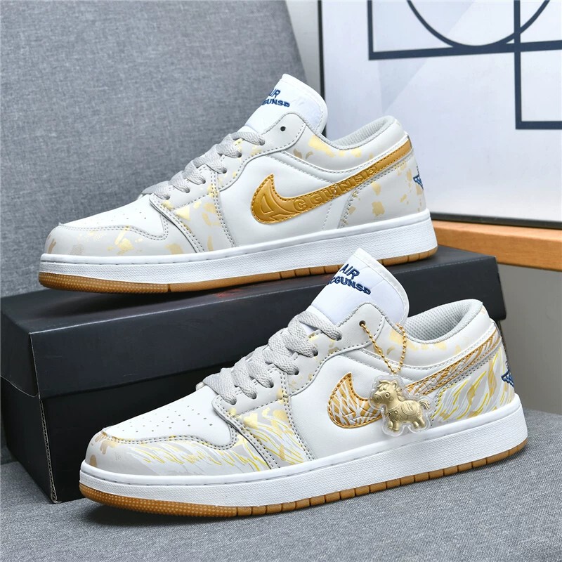 Aj Men's Shoes Dun Sun God Genuine Aj1 Low-Top Sneakers Sports Shoes Official Website White and Gray Couple Style Shoes Women's Shoes Aj Men's Shoes Dun Sun God Genuine Aj1 Low-Top Sneakers Sports Shoes Official Website White and Gray Couple Style Shoes Women's Shoes