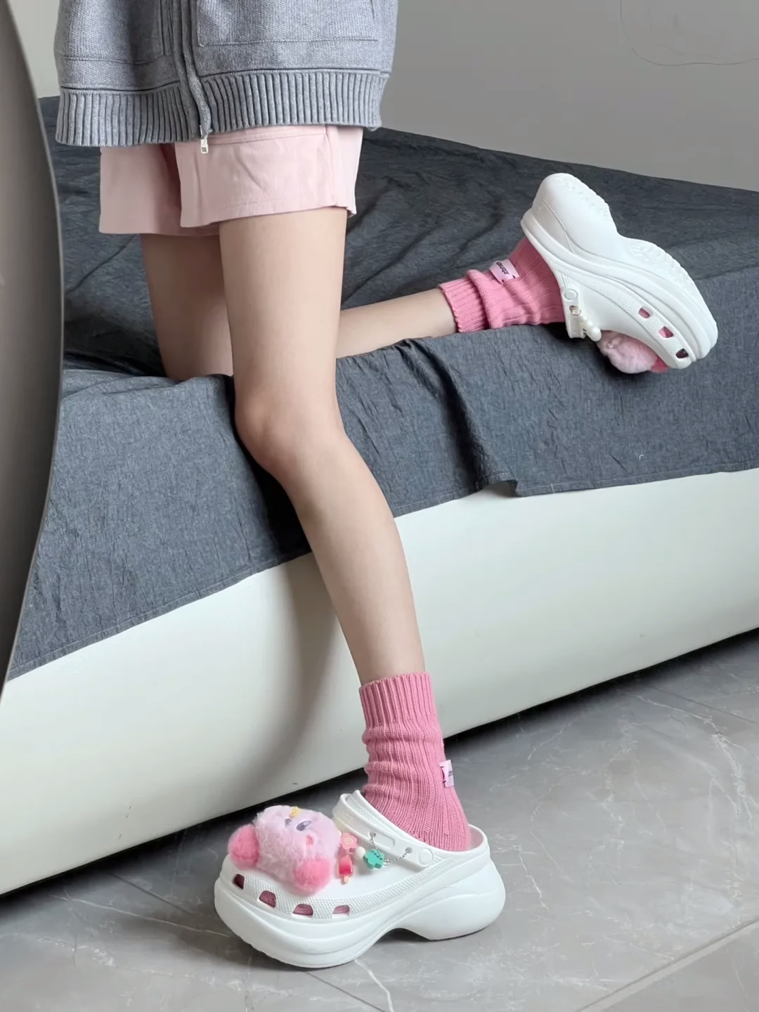 Кроксы Крокчи и Янг Ми в одном стиле, Little Whale Crocs, ретро-крупная подошва, обувь на каблуке-увеличение роста, пляжные сандалии Баотоу