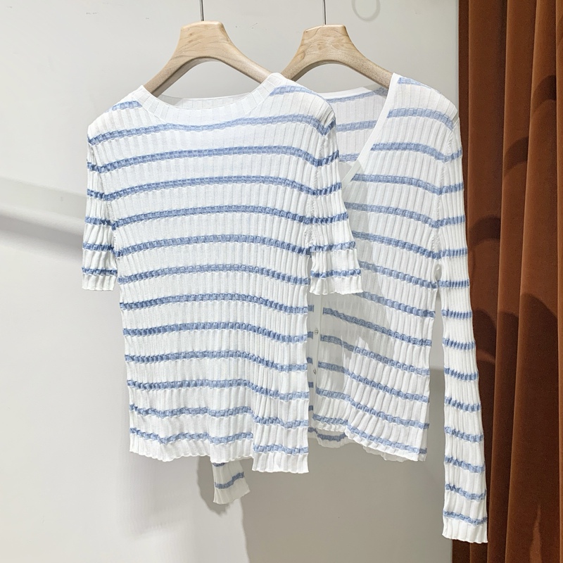Domestic Brand ~ Genuine Y Yarn ~ Infinitely Cool Seaweed Knit ~ Thin Short-Sleeved Light Blue Striped Crew Neck Knit Pullover