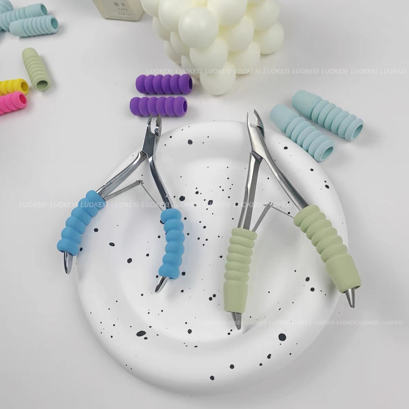 Nail Cuticle Scissors Handle Anti-Slip Protective Cover Autumn and Winter Sweat-Absorbent Anti-Slip Special Sponge Anti-Cold Nail Art Practical Tool Nail Cuticle Scissors Handle Anti-Slip Protective Cover Autumn and Winter Sweat-Absorbent Anti-Slip Special Sponge Anti-Cold Nail Art Practical Tool