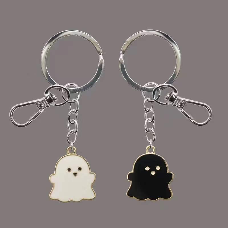 Black and White Ghost Keychain, Simple Cartoon Accessory, Unisex Backpack Key Ring, Couple Pendant