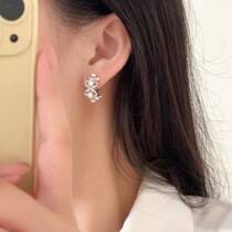 Yinruitai s925 sterling silver national fashion flower pearl earrings new niche design temperament high-end womens earrings