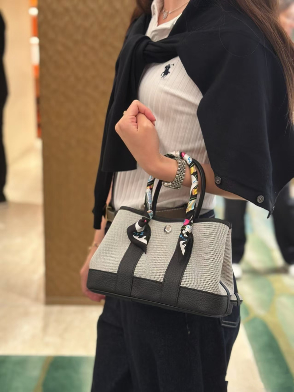 Only for High-End Players, Customized Garden Party Mini Panda Garden Bag, Hand-Held Canvas Tote Bag 23cm Only for High-End Players, Customized Garden Party Mini Panda Garden Bag, Hand-Held Canvas Tote Bag 23cm