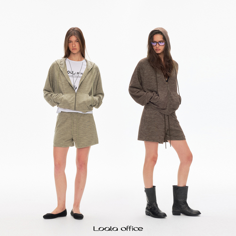 Loala Office Floral Texture Relaxed Fit Short Zip-Up Hooded Cardigan Loala Office Floral Texture Relaxed Fit Short Zip-Up Hooded Cardigan