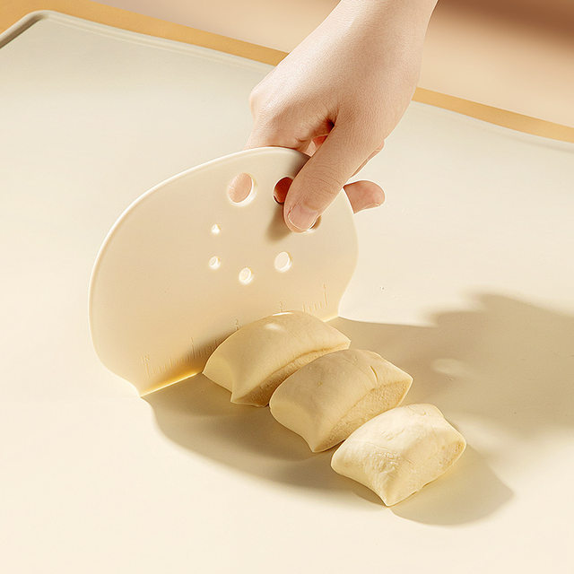 Food Grade Silicone Scraper, High Temperature Resistant and High Quality Dough Cutter, Cake Steamed Bun Baking Scraper, Rice Roll Baking Tool