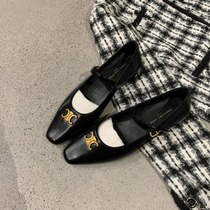 Xiaoxiangfeng small square toe French style shoes for women classic 2024 autumn new retro low heel one-strap Mary Jane shoes