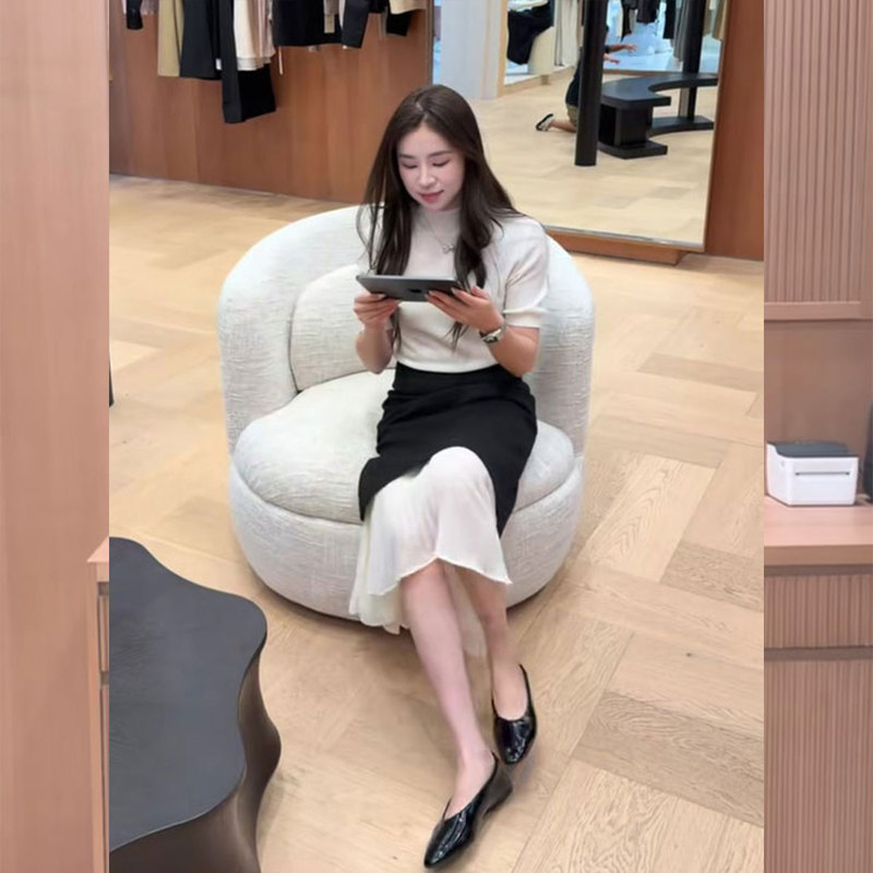 Elegant and Sophisticated Old Money Style Knit Top with High-Waisted Black and White Patchwork Skirt, Fashionable Commuter Outfit for Women Elegant and Sophisticated Old Money Style Knit Top with High-Waisted Black and White Patchwork Skirt, Fashionable Commuter Outfit for Women