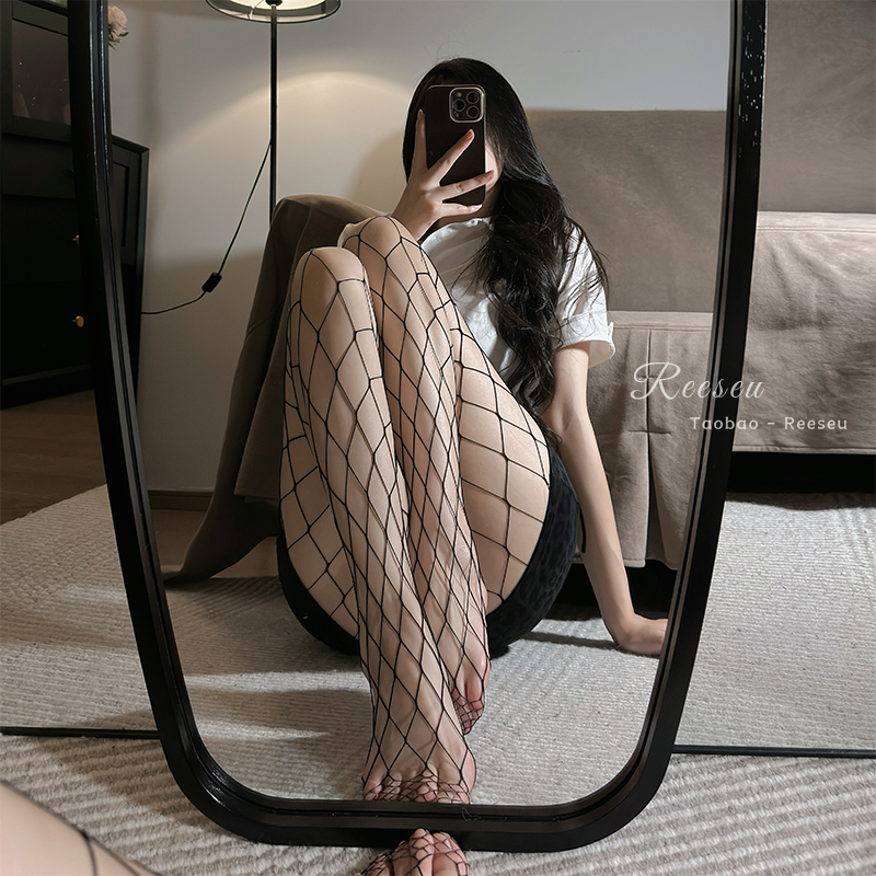 Black Fishnet Stockings for Women, Thin and Sexy, Popular Online, Jk Style, Large Mesh, Hollow-Out, Pure and Sensual Black Pantyhose