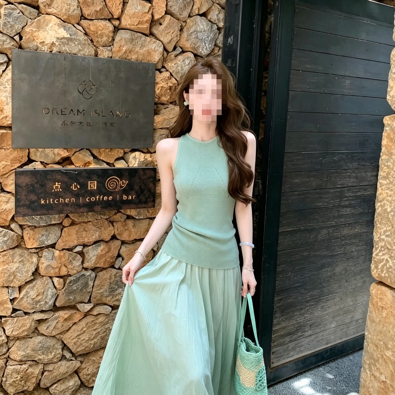 (in Stock) 2026 Summer Women's Sleeveless Knitted Two-Piece Set in Green, Loose Fit and Slimming Effect