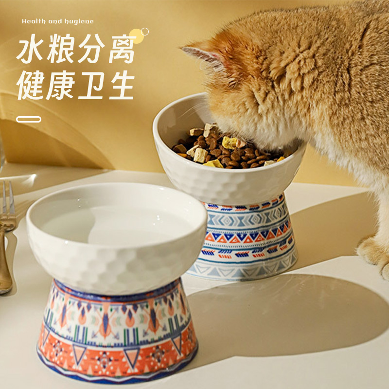 斜めの口が付いた猫用ボウル、セラミック製の高脚で首を保護する猫用フードボウル、倒れにくく、黒いあごの成猫と子猫に適した大口径