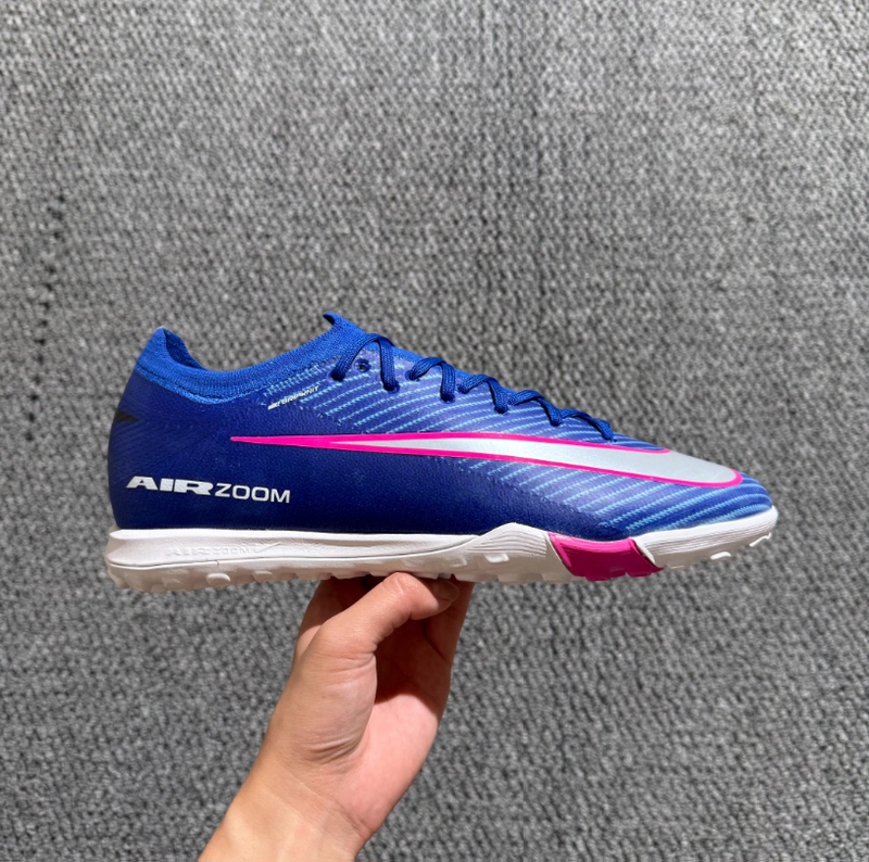 2026 New Model Assassin 16/17 Football Shoes Tf Cleats for Men, Women, Children, Students, Cristiano Ronaldo Artificial Turf