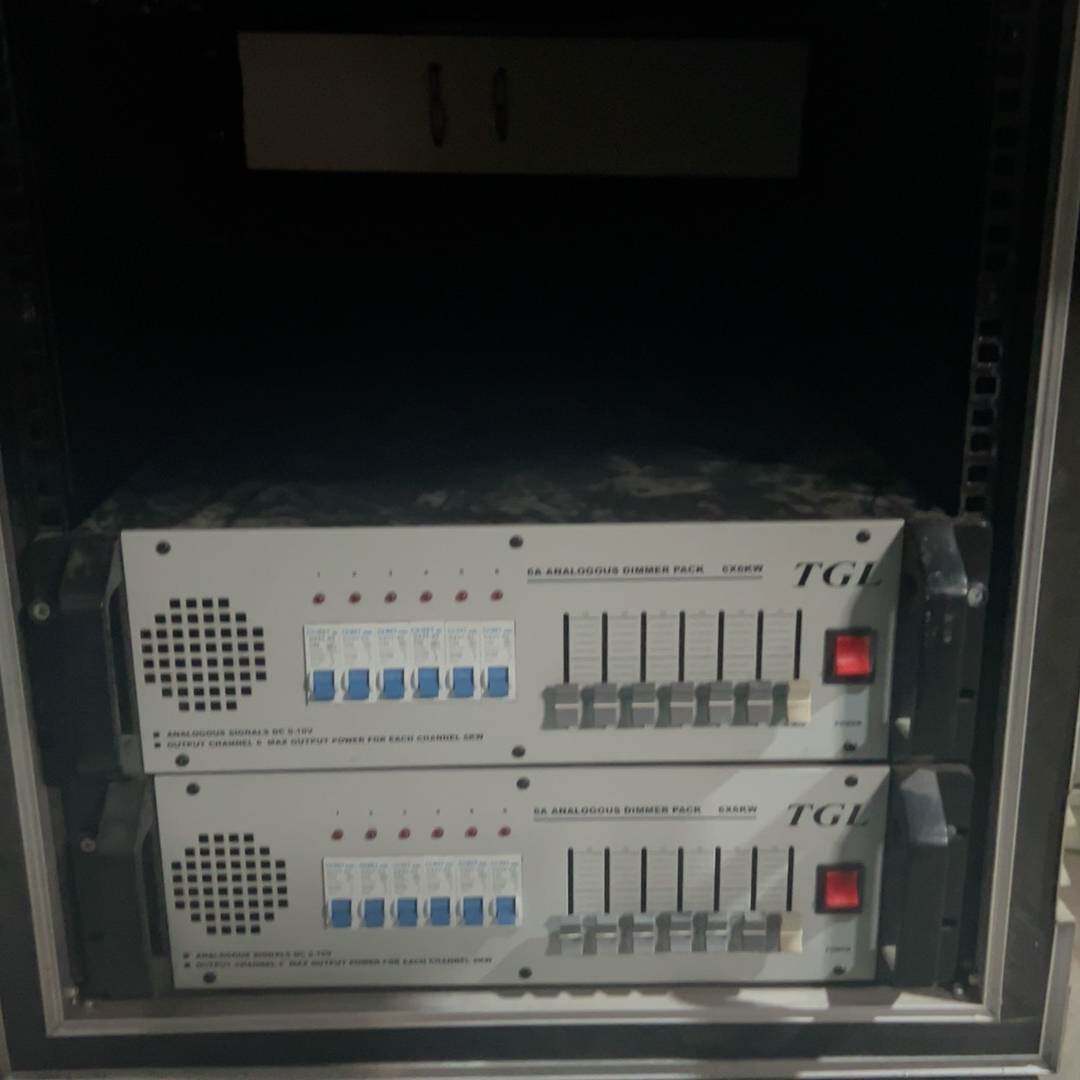 Цена подходит для TGL dimming silicon box, dimming silicon box, 6 каналов x6 киловатт.техническое обслуживание
