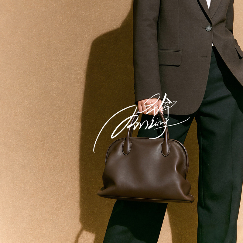 Zaoye Said That the Saddle Leather Agnes Shell-Shaped Zipper Handbag Is a Casual and Simple Style Universal Shoulder Bag