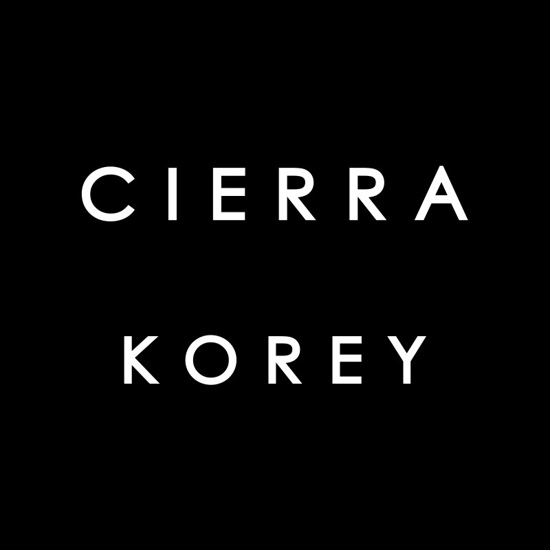 CierraKorey箱包旗舰店的LOGO