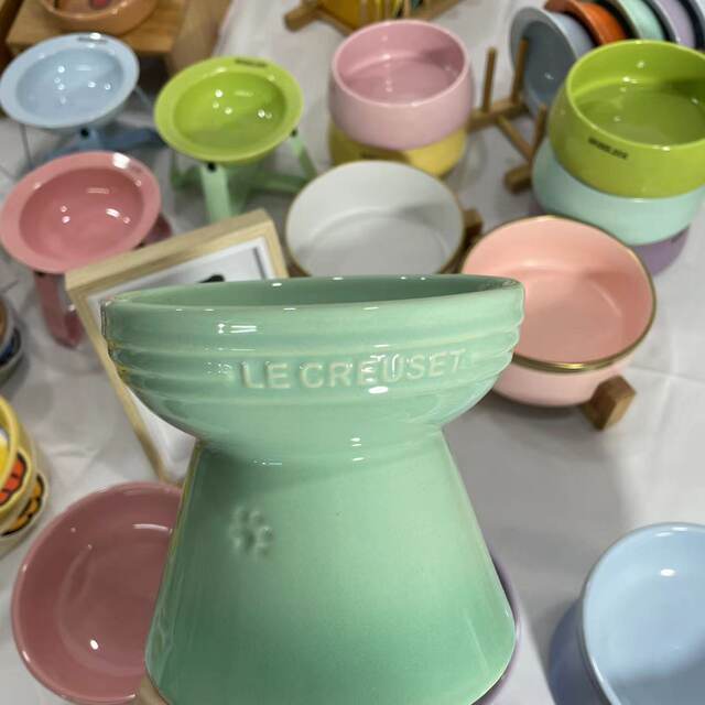 French Cool Color Ceramic Pet Bowl for Cats and Dogs, Slow-Eating and Drinking Bowl, Prevents Black Chin, Elevated Ceramic Pet Tableware