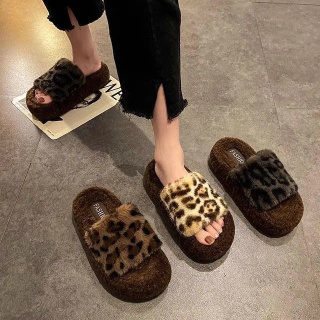 2024 Autumn and Winter Trendy Leopard Print Fashion Versatile Furry Slippers for Women Outdoor Wear Slip-On Trendy Shoes Thick-Soled Cotton Slippers