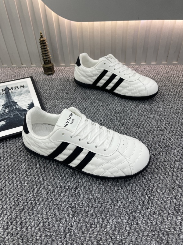 2026 New Retro Round-Toe Lace-Up Striped Racing Trainers Unisex Flat Color-Blocked Sneakers 2026 New Retro Round-Toe Lace-Up Striped Racing Trainers Unisex Flat Color-Blocked Sneakers