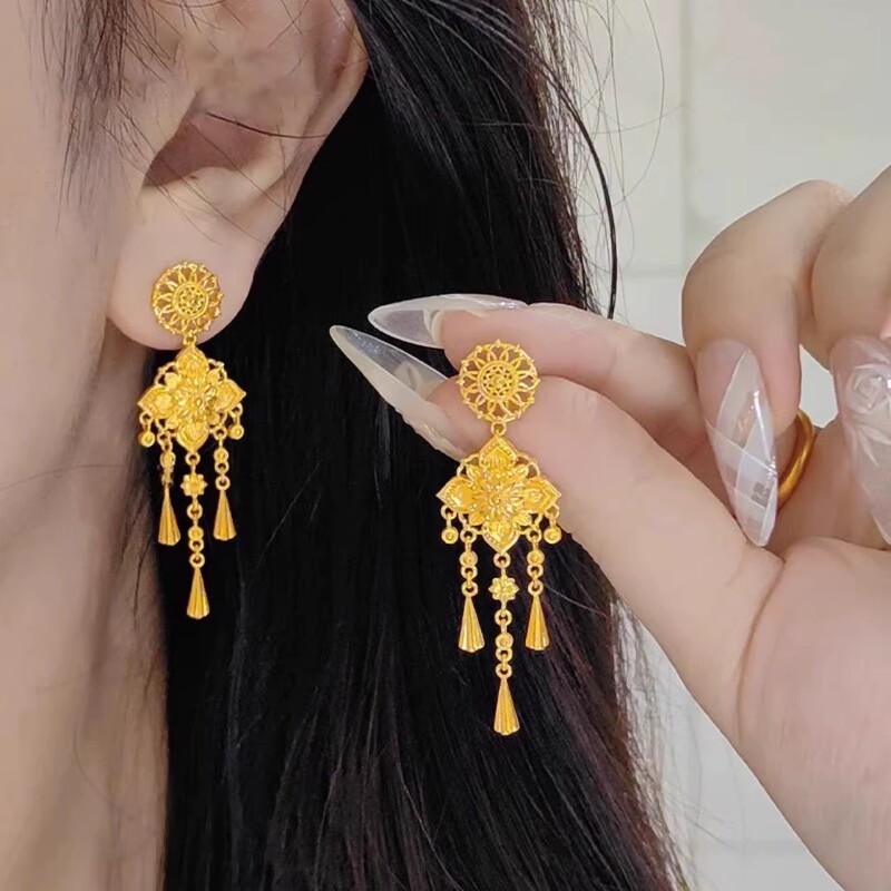 Precious Flower-Shaped Gold-Plated 9999 Silver Ear Hooks for Women, Gold Short Tassel Earrings That Never Fade, Wedding Jewelry, Gift for Girlfriend Precious Flower-Shaped Gold-Plated 9999 Silver Ear Hooks for Women, Gold Short Tassel Earrings That Never Fade, Wedding Jewelry, Gift for Girlfriend