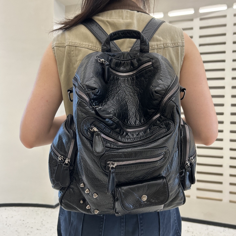 Commuting to Work, Traveling, Soft Leather Women's Bag, Niche Fashion Trend, Motorcycle Rivet Backpack, Multi-Pocket Large Backpack