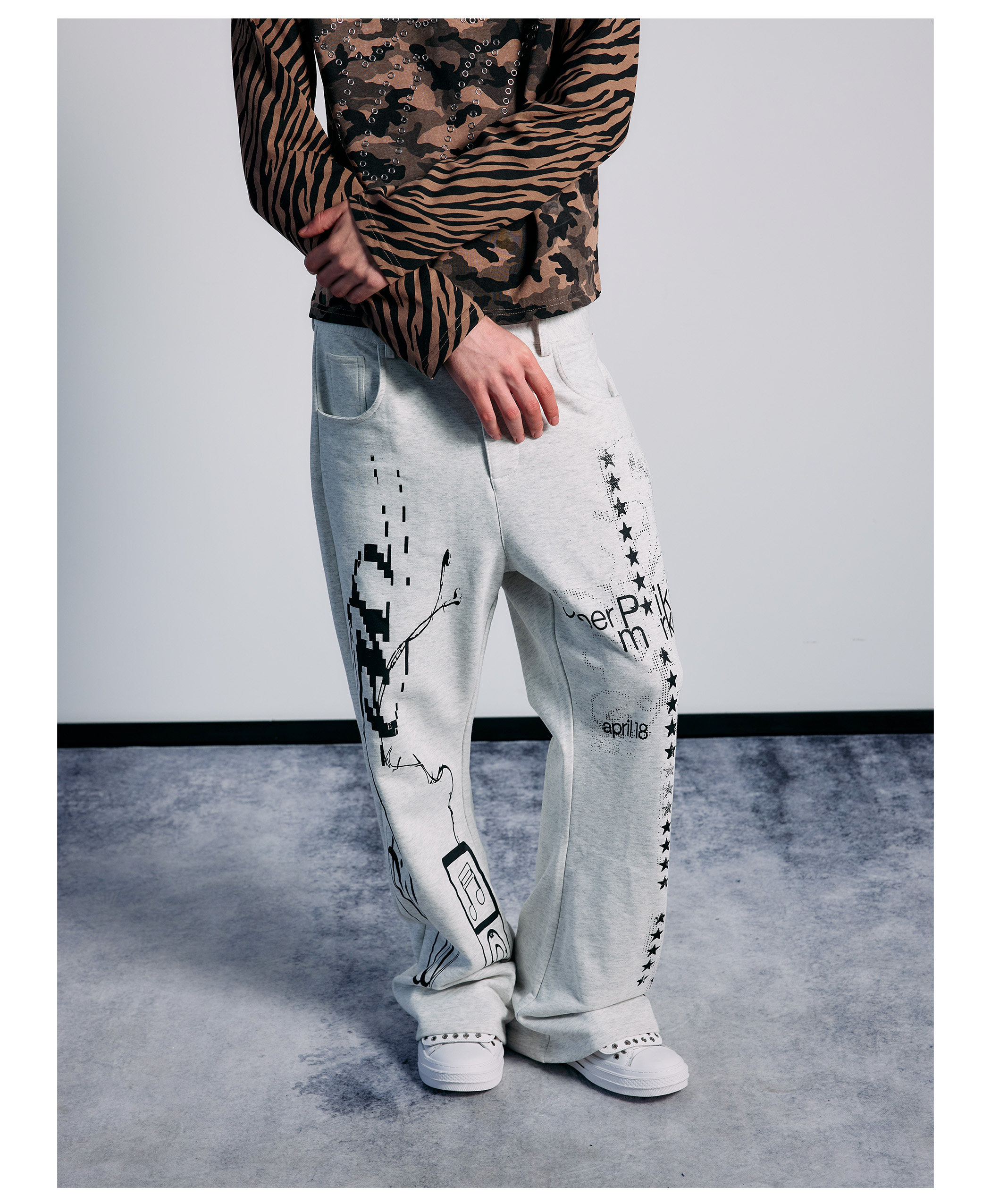 PAIKI Star-Spangled Flared Sweatpants