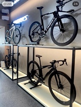 Bicycle shop display rack wall double-layer bracket with lights bike shop decoration design cycling equipment mountain bike parking