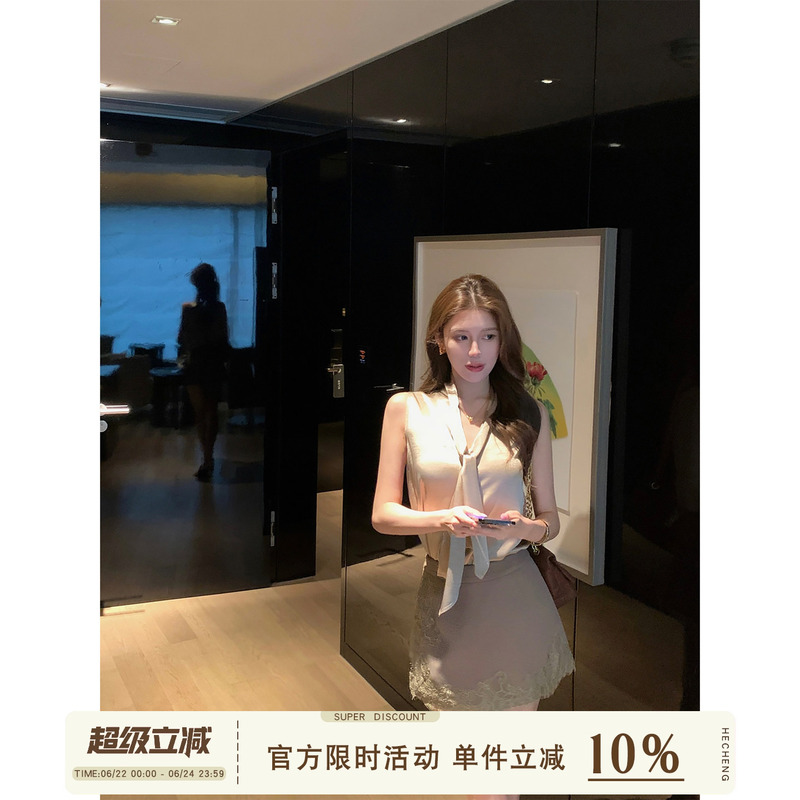 Hecheng Design-Inspired Tie-Up Sleeveless Shirt for Women, New Summer Fashion, Stylish, Slim-Fitting, Unique Blouse Top Hecheng Design-Inspired Tie-Up Sleeveless Shirt for Women, New Summer Fashion, Stylish, Slim-Fitting, Unique Blouse Top