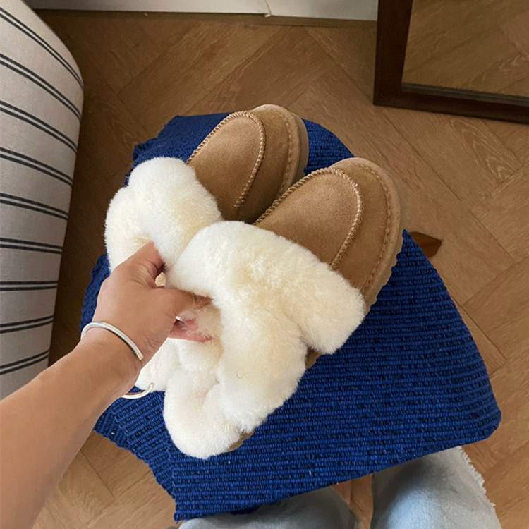 Sangpo's New Style Closed-Toe Wool Slippers for Women, Winter Fashion, High-End Feel, Comfortable, Furry Style, Integrated Leather and Wool Slippers Sangpo's New Style Closed-Toe Wool Slippers for Women, Winter Fashion, High-End Feel, Comfortable, Furry Style, Integrated Leather and Wool Slippers