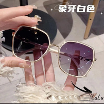 New big frame sunglasses street pat 100 lap fashion lady ink mirror metal frame shake-up mesh red GM glasses