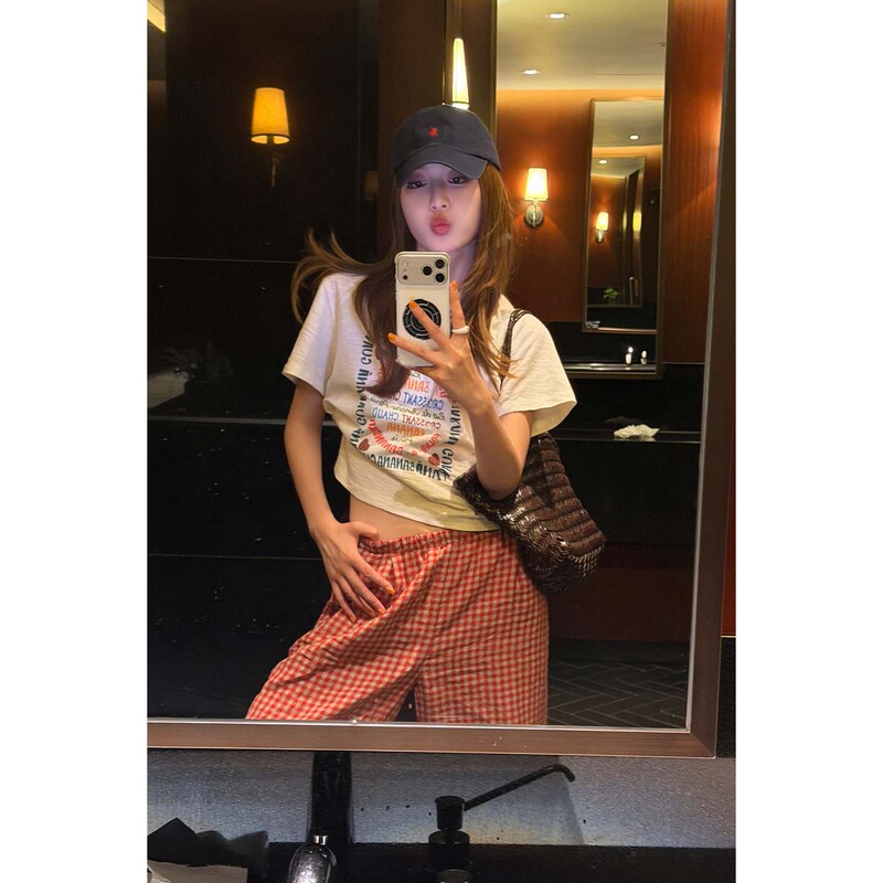 Fiery Fire【Picture Magazine T】American-Style Letter Print Short-Sleeve T-Shirt for Women 2026 New Loose Casual Commuter Top Fiery Fire【Picture Magazine T】American-Style Letter Print Short-Sleeve T-Shirt for Women 2026 New Loose Casual Commuter Top