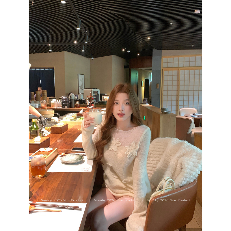Banana White Floral Wool Knit Sweater for Women, Autumn Versatile Mohair Top Banana White Floral Wool Knit Sweater for Women, Autumn Versatile Mohair Top