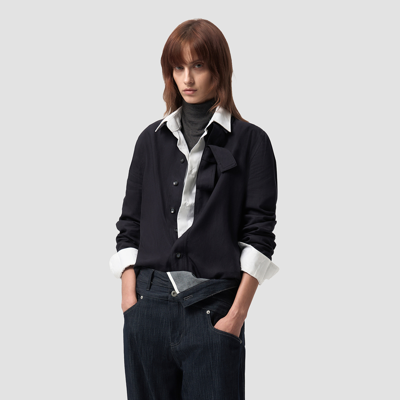 Slight Vogue丨Navy Blue Wide Ribbon Wrapped Around the Collar, Floral Tencel Long-Sleeved Shirt Slight Vogue丨Navy Blue Wide Ribbon Wrapped Around the Collar, Floral Tencel Long-Sleeved Shirt