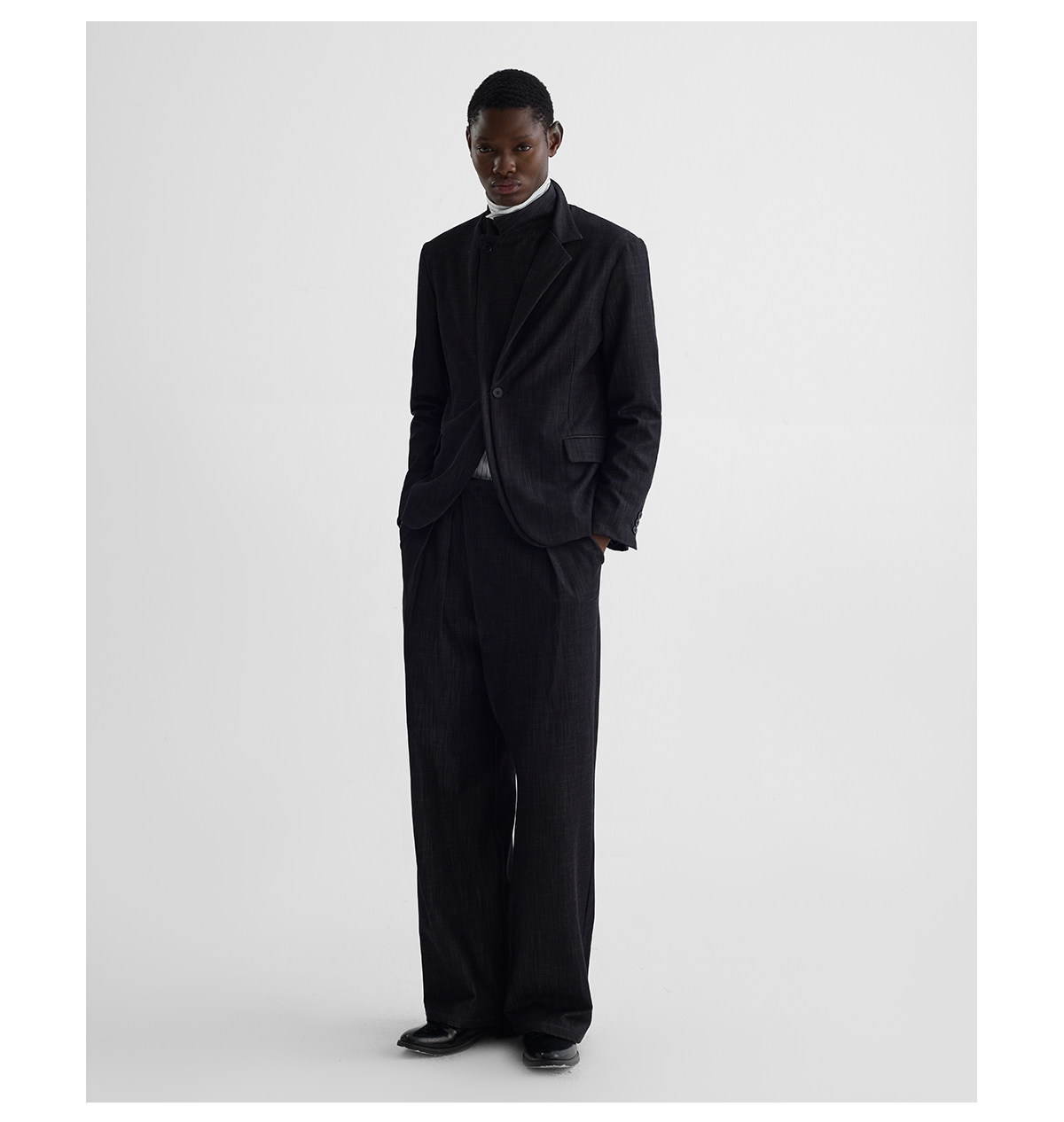 Slight Vogue Tailored Peak-Lapel Denim Blazer