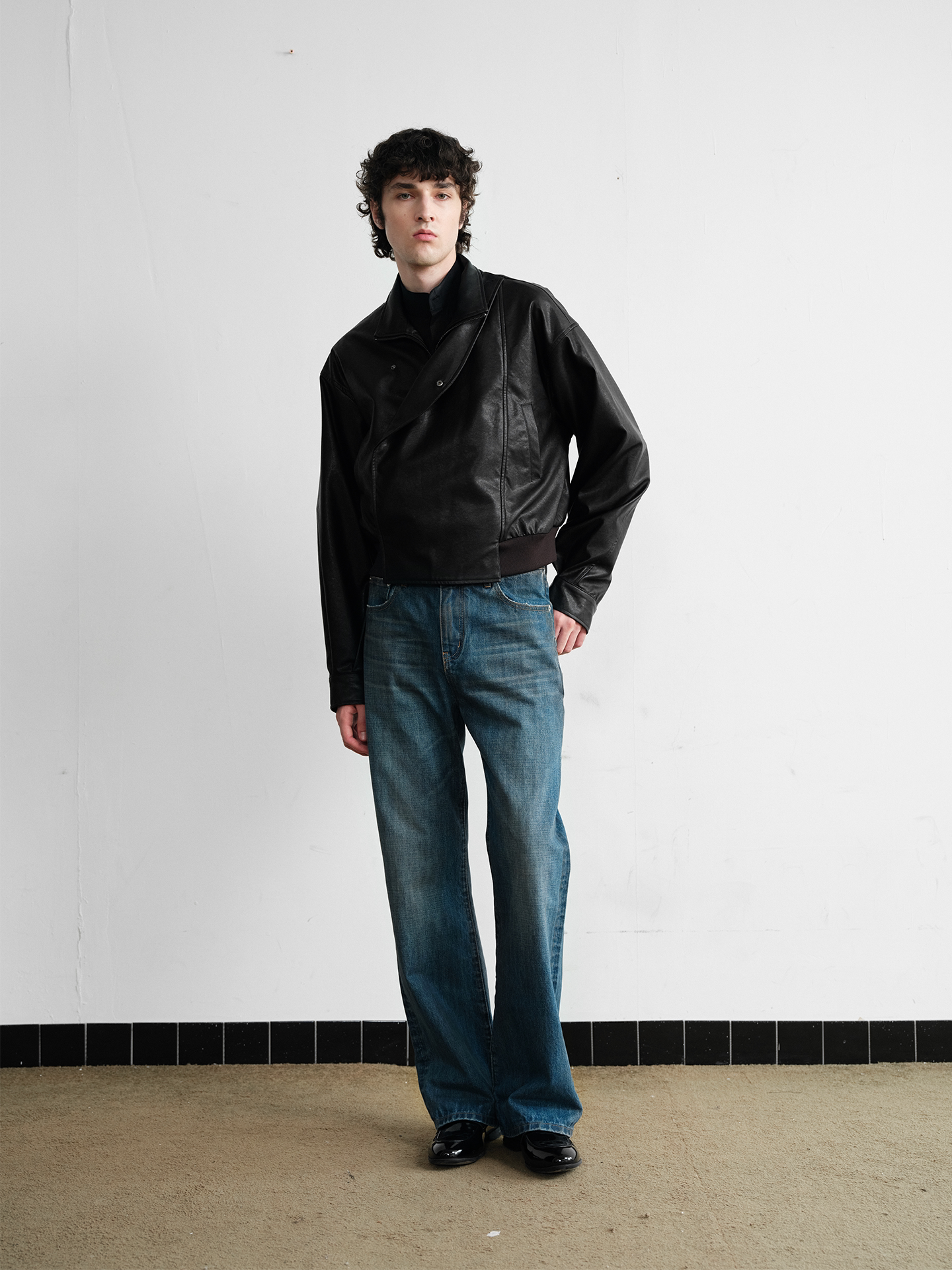 Slight Vogue Slightly Distressed Straight-Leg Jeans