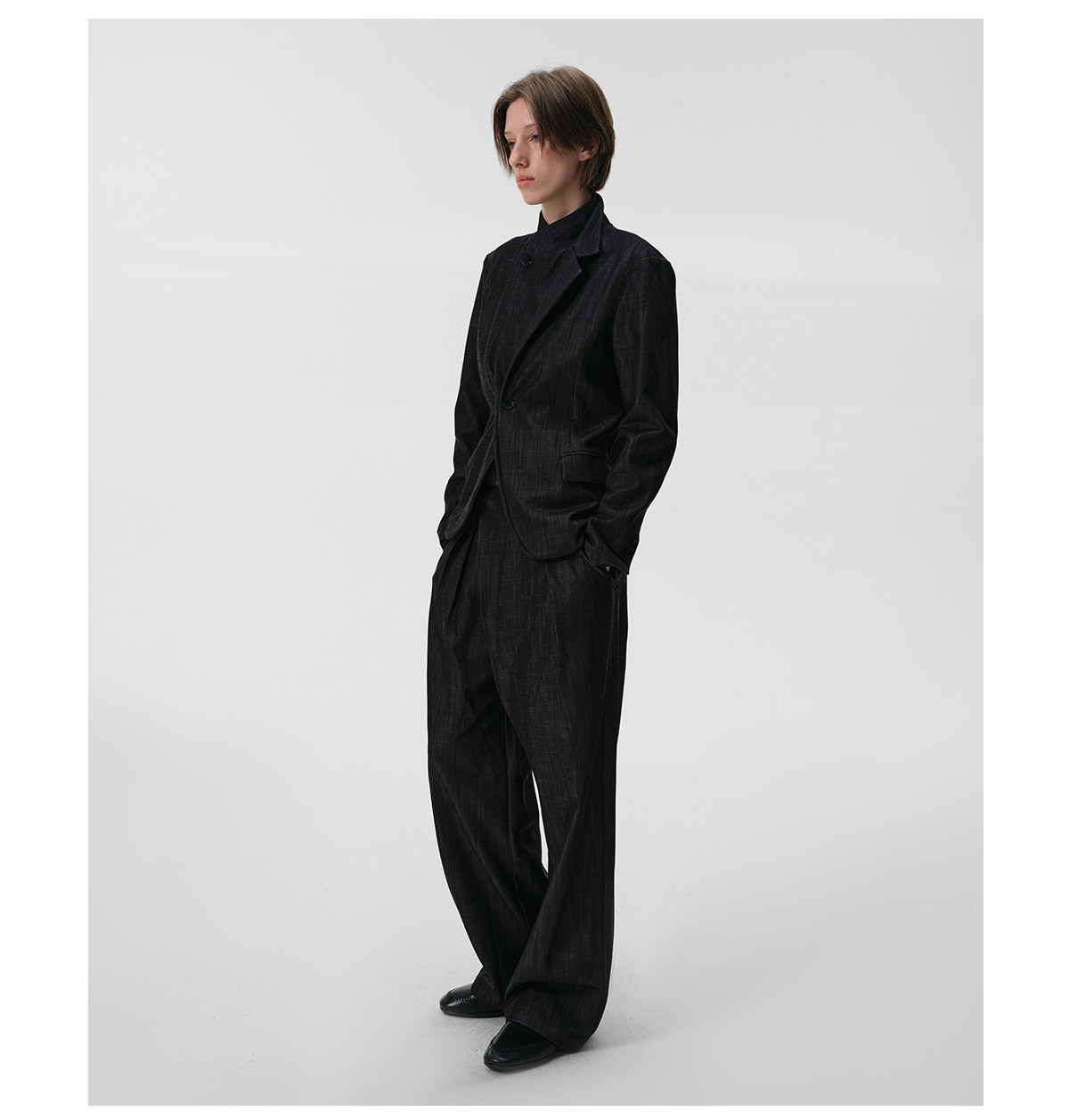 Slight Vogue Tailored Peak-Lapel Denim Blazer