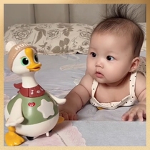 Training small month-old baby to raise his head toy swinging goose baby toy early education puzzle 0-1 years old to learn to crawl duck
