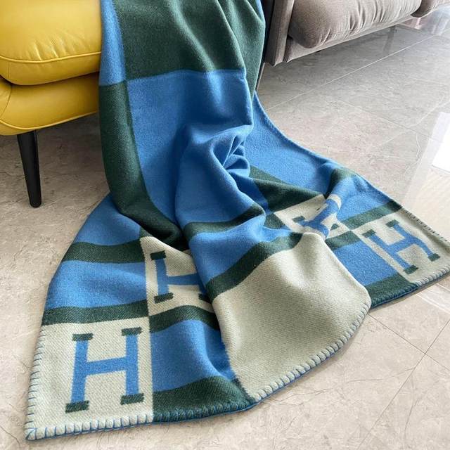 OEM custom wool H letter wool blanket winter thickened warm nap office car sofa cover blanket