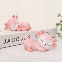 Cartoon baby deer cute and playful car-mounted deer ornaments creative resin sika deer cake decorations