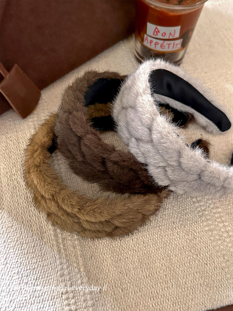 Autumn and Winter Atmosphere Plush Wide-Brimmed Headband for Women 2025 New Style Daily Wear Hair Band High-End Versatile Headband