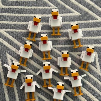 Minecraft Chicken Figurine with Movable Wings Desktop Ornament Stress Relief 3D Printed Toy Educational Game Model