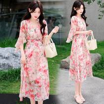 V-neck printed dress womens summer 2024 popular loose belly-covering ruffled elegant knee-high holiday skirt