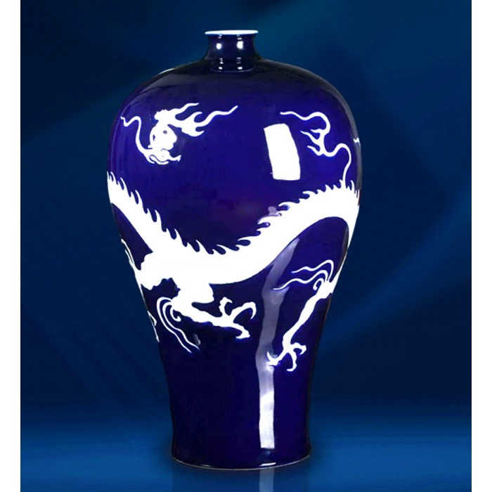 中国陶磁 花瓶 梅瓶 霁蓝釉 龍紋 インテリア 置物 中国の霁蓝釉白龍紋梅瓶