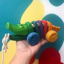Thailands lpantyso wooden childrens tug baby learns 578 steps to pull the crocodile hand pull car pull line pull rope traction