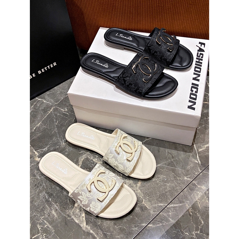 Suitable for Chanel Slippers, Women's Summer Outdoor Wear, 2026 New Versatile Fashionable Internet Celebrity Slip-On Flat Soft Popular Sandals