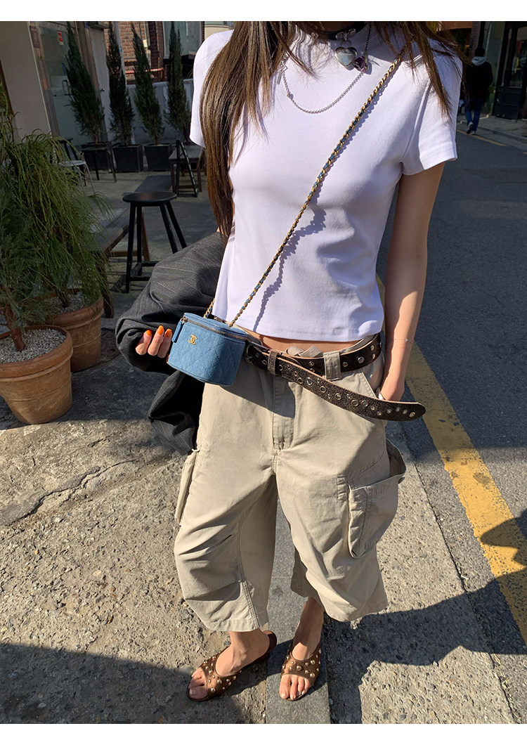 牙套大汪 минималистичная базовая футболка с коротким рукавом и прямыми плечами