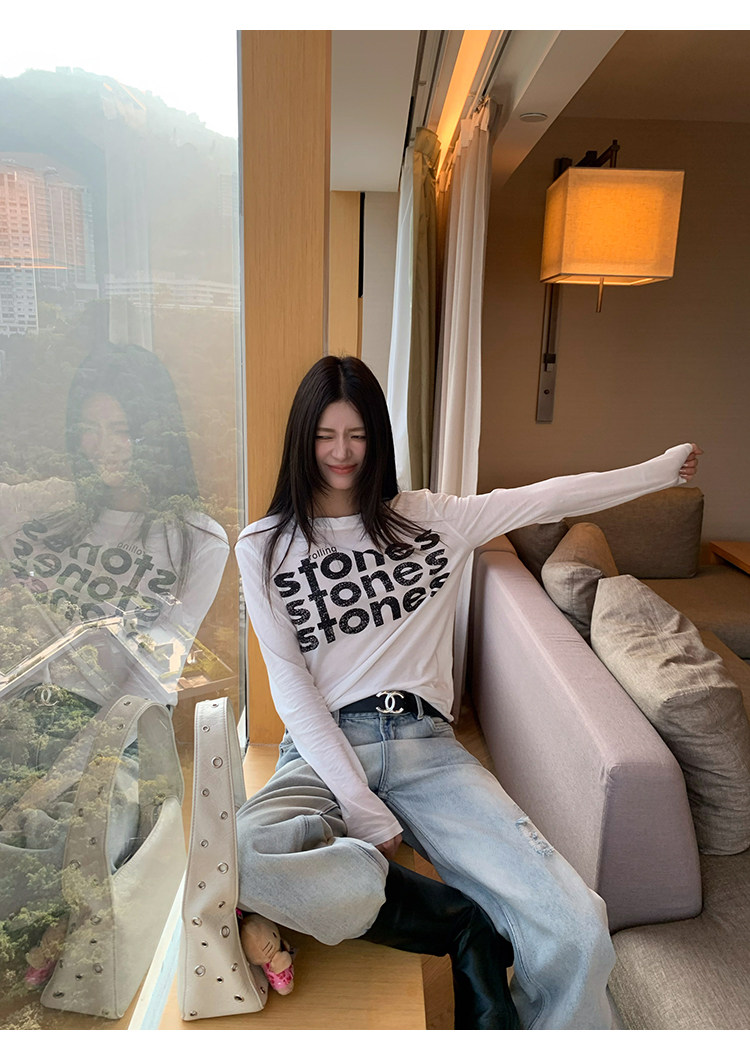 牙套大汪 【周末画报】 лонгслив с буквенным принтом в ленивом стиле, полупрозрачный трикотаж