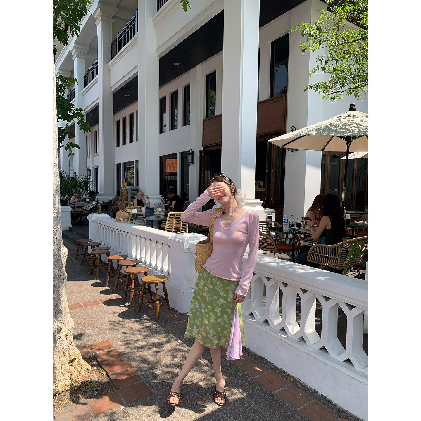 牙套大汪 [Зеленые цветы] Юбка-миди с цветочным принтом в стиле масляной живописи с контрастными цветами