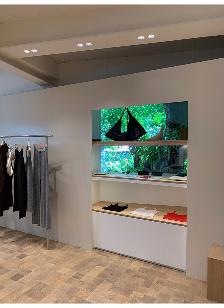 牙套大汪 【Синяя морская душа】 Женская футболка 2025 лето новая стильная простая прямоплечая короткий рукав